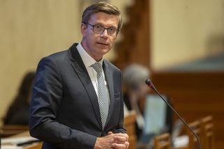 Fialova vláda prohrála soud s whistleblowerem, jemuž zrušila úřad - Seznam Zprávy